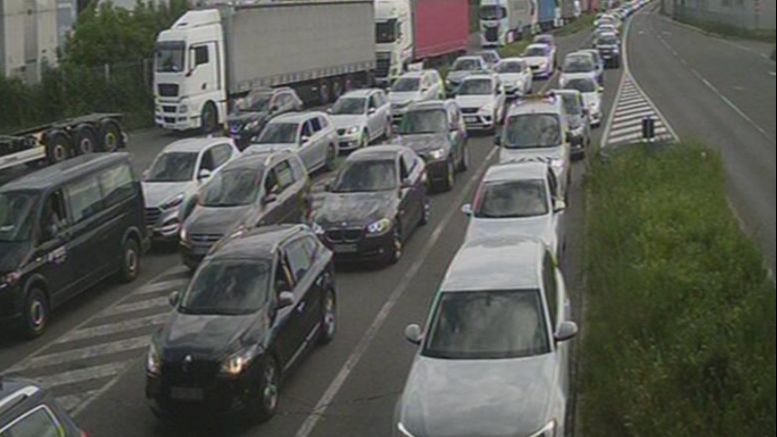 STANJE NA GRANICAMA: Kolone vozila na izlazu iz BiH