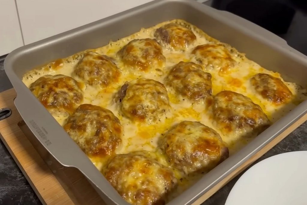 IDEALAN RUČAK ZA CIJELU PORODICU: Napravite đulbastije u bešamel sosu (RECEPT)