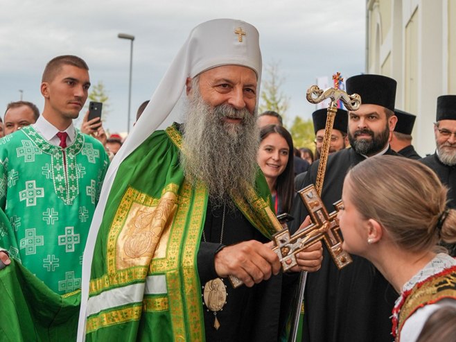 ВЈЕРНИ НАРОД У СЛОВЕНИЈИ СЕ ОКУПИО: Патријарх Порфирије освештао Храм Светих Кирила и Методија у Марибору