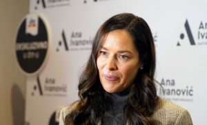 ANA IVANOVIĆ U SAVRŠENOJ LJETNJOJ ODJEĆI: Kombinacija inspirisana Vimbldonom oduševila njene fanove