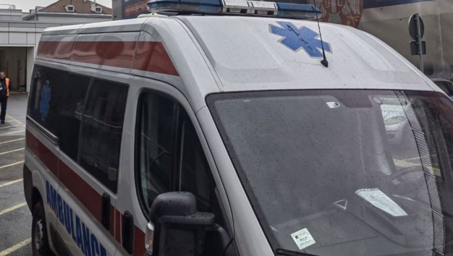 SEDMORO DJECE U BOLNICI: Poznato stanje povrijeđenih u saobraćajnoj nesreći kod Novog Sada