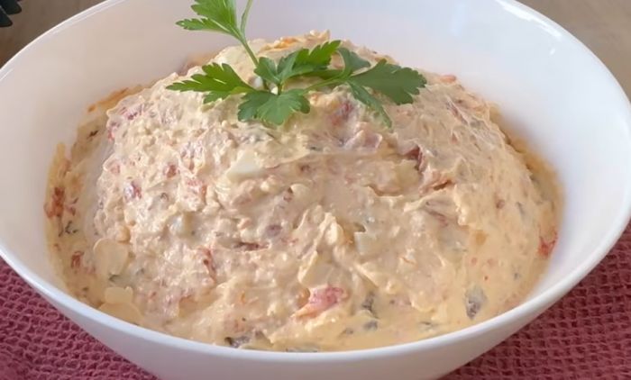 VLAŠKA SALATA: Idealna kao prilog na slavi, kažu da je sto puta ukusnija od Ruske!
