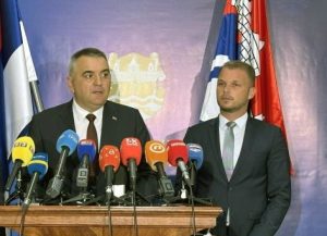 „НЕВЈЕРОВАТНА ЈЕ ЊЕГОВА УПОРНОСТ ЗА СВЈЕТЛИМА ПОЗОРНИЦЕ…“ Станивуковић позвао Минића на ТВ дуел, убрзо је стигао одговор