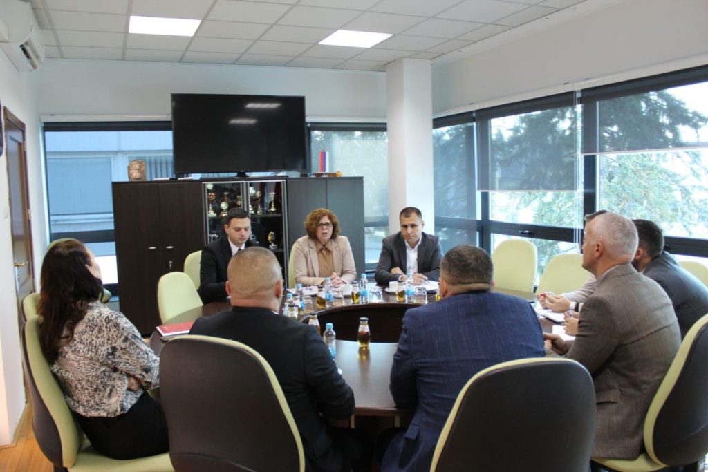 ЈУЈИЋ СЕ САСТАЛА СА ГРАДОНАЧЕЛНИКОМ ЛАКТАША: Локална заједница створила одличне услове за инвеститоре (ФОТО)