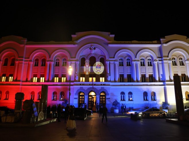 DIVAN PRIZOR IZ BANJALUKE: Banski dvor u sjaju grba Nemanjića i amblema Republike Srpske (FOTO)