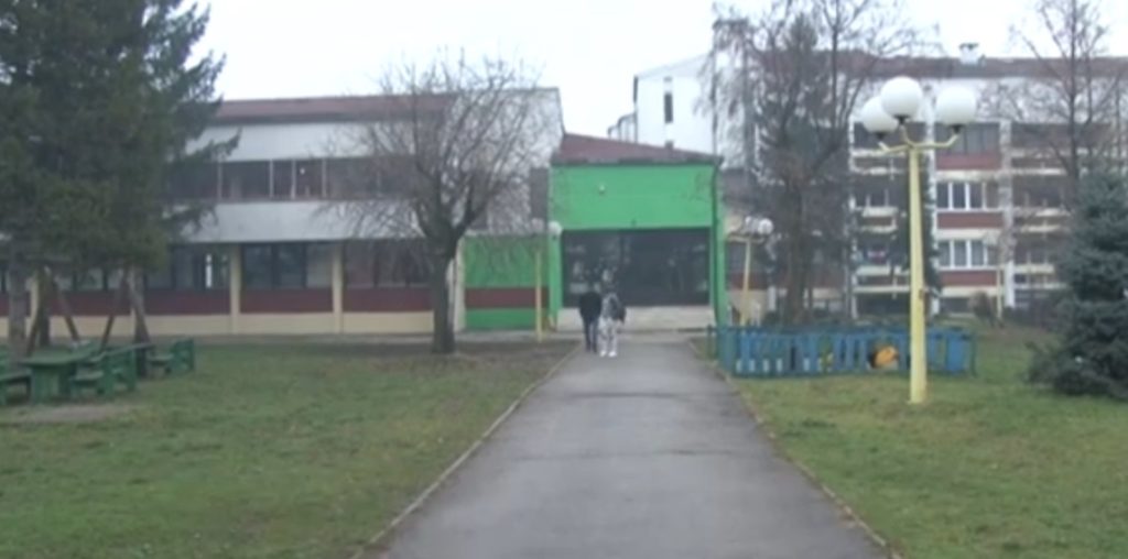 PRONAĐENA U KUĆI KRIMINALCA: Djevojčica koja su podvodili policajci u Tuzli, pobjegla iz Doma za nezbrinutu djecu