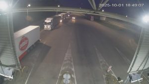 КАМИОНИ ЧЕКАЈУ ПО ШЕСТ САТИ: Ево на којим граничним прелазима су највећи застоји