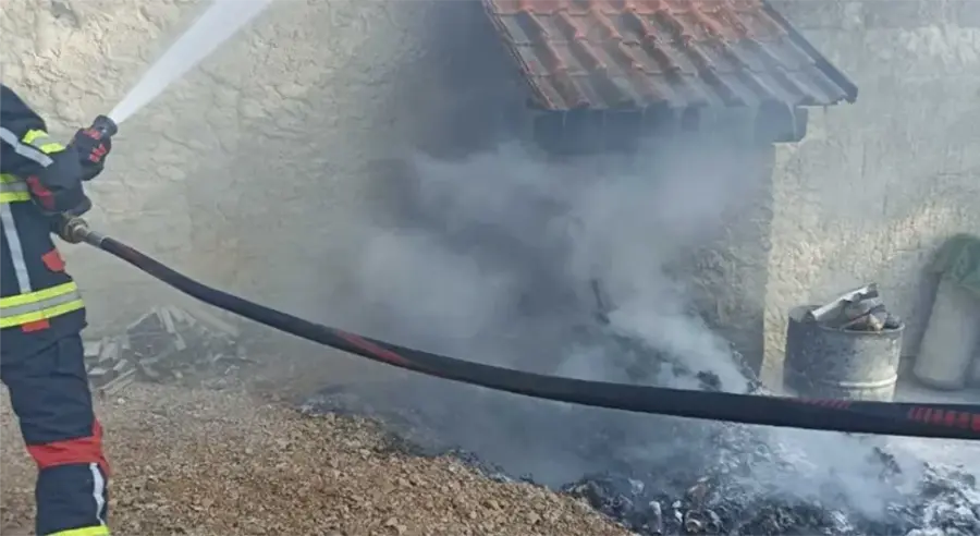 BUKTINJA U BANJALUCI: Gorjela fabrika namještaja