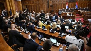 СРАМОТА: Ових шест посланика у Скупштини Србије предложили да се на дневни ред стави резолуција о Сребреници