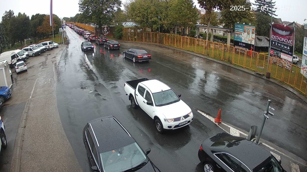STANJE NA GRANICAMA: Na pojedinim graničnim prelazima kolone