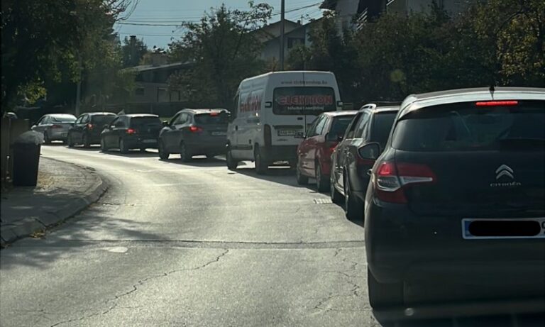 KAO GRANIČNI PRELAZ UOČI PRAZNIKA: Saobraćajni kolaps u ovom dijelu Banjaluke