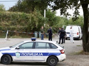 ПИРОТ ЗАВИЈЕН У ЦРНО: У пуцњави убијени отац и син, мајка и други син повријеђени