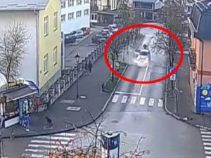 POJAVIO SE NOVI SNIMAK IZ KALESIJE: U trenutku pucanjave na ulici bila i djeca (VIDEO)