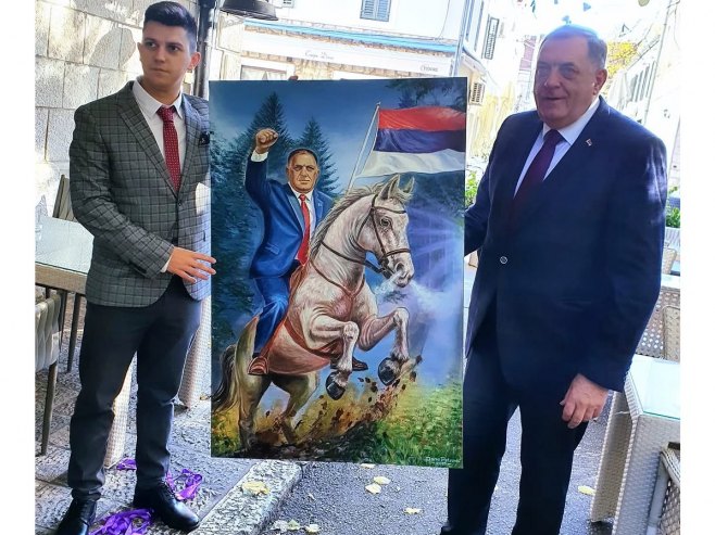 NEOBIČAN POKLON IZ TREBINJA ZA DODIKA: Dobio sliku na kojoj je prikazan na konju (FOTO)