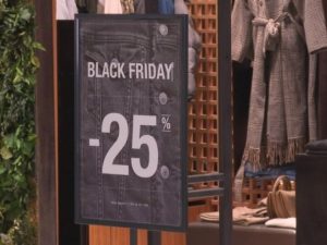 KUPOVINA NA „CRNI PETAK“ U SRPSKOJ JE FENOMEN: Stručnjaci o iznenađujućem skoku potrošnje