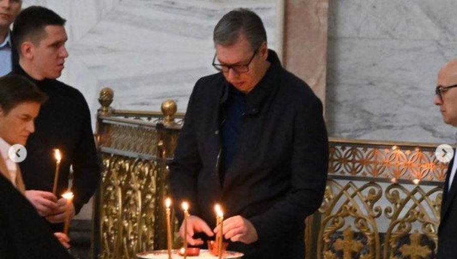 „У ОВОМ ТУЖНОМ ТРЕНУТКУ, НАЈВАЖНИЈЕ ЈЕ ДА СРБИЈА БУДЕ ДОСТОЈАНСТВЕНА И УЈЕДИЊЕНА“ Вучић присуствовао помену настрадалима у Новом Саду