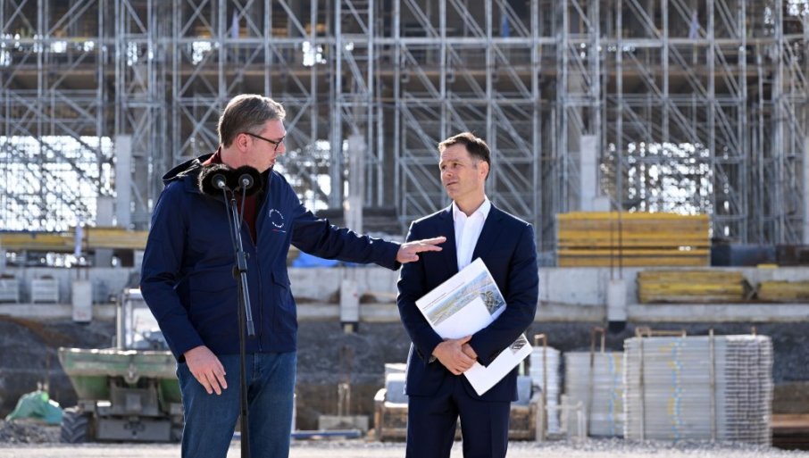 VUČIĆ NA GRADILIŠTU NACIONALNOG STADIONA: Ogromni su pomaci, dosta rada i truda je uloženo (VIDEO)