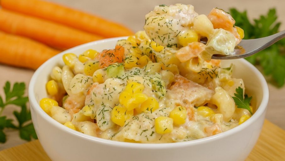 LAGAN A ZASITAN OBROK: Posna salata sa tunjevinom