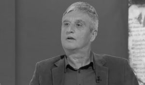 ПРЕМИНУО РАДОМАН КАЊЕВАЦ: Породица и пријатељи се опраштају од познатог српског пјесника и новинара