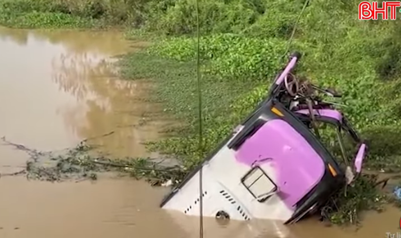 STRAŠNA NESREĆA U KAMBODŽI: Autobus sletio u rijeku, najmanje 13 poginulih