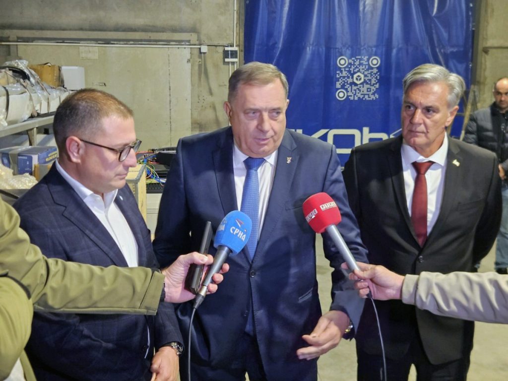 DODIK UPUTIO JASNU PORUKU IZ DERVENTE: Svi koji glasaju mimo Karana, glasaju za Šmita i muslimansku čaršiju (FOTO)