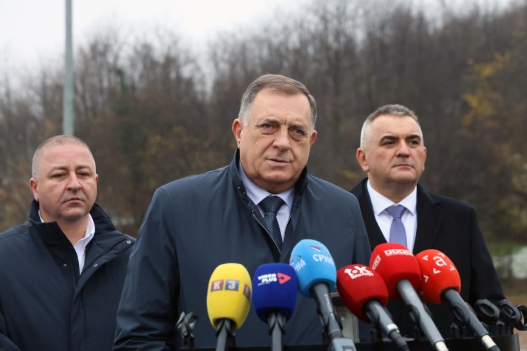 OBEZBJEĐENA SREDSTVA ZA JEDNU OD NAJKRITIČNIJIH DIONICA: Dodik – 100 miliona KM za rekonstrukciju puteva u Srpskoj