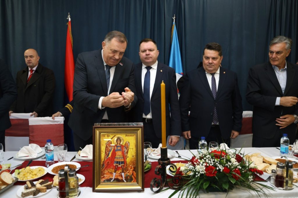 HVALA VAM NA SLUŽENJU, ŽRTVI I ČASTI: Dodik na proslavi krsne slave MUP-a Srpske (FOTO)