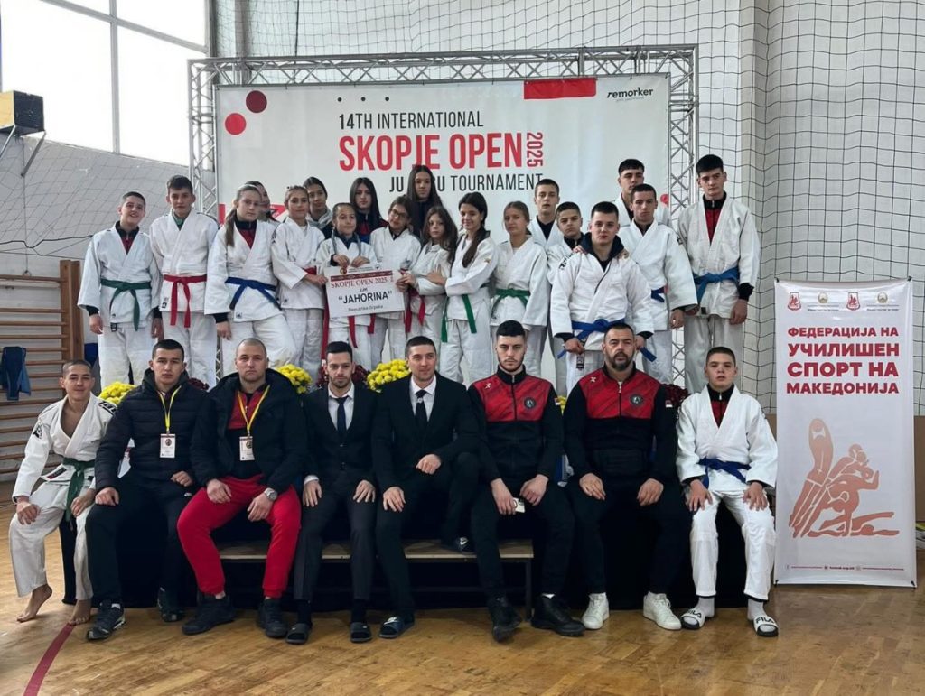 ODLIČNA TAKMIČARSKA SEZONA: Džiju-džicu klub „Jahorina“ sa pala osvojio 56 medalja u Skoplju (FOTO)