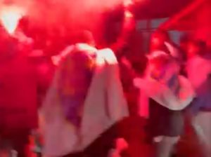 РУГАЊЕ СРБИМА И ЊИХОВИМ ЖРТВАМА: Пронесене ратне застава Армије БиХ у Босанском Петровцу (ФОТО/ВИДЕО)