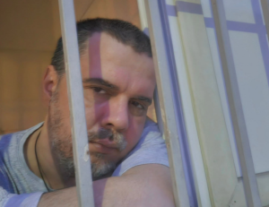 FOLKER ZAVRŠIO IZA REŠETAKA: Bojan Tomović proslavio rođendan u bolničkoj sobi na psihijatriji (FOTO)