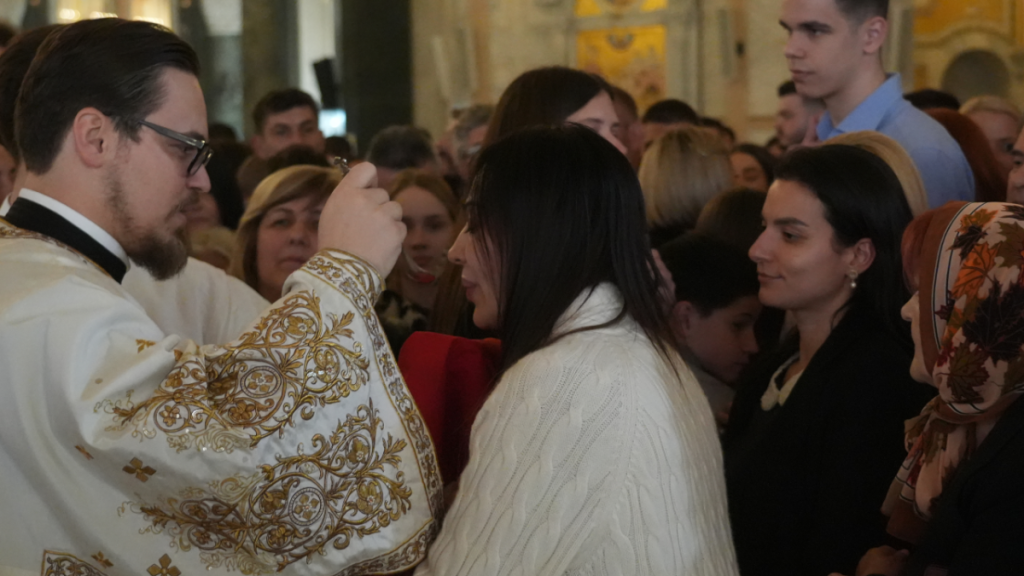 „POŠTUJE SVE ŠTO SAM JOJ REKAO“: Cecin duhovnik otkrio nekoliko detalja (FOTO)