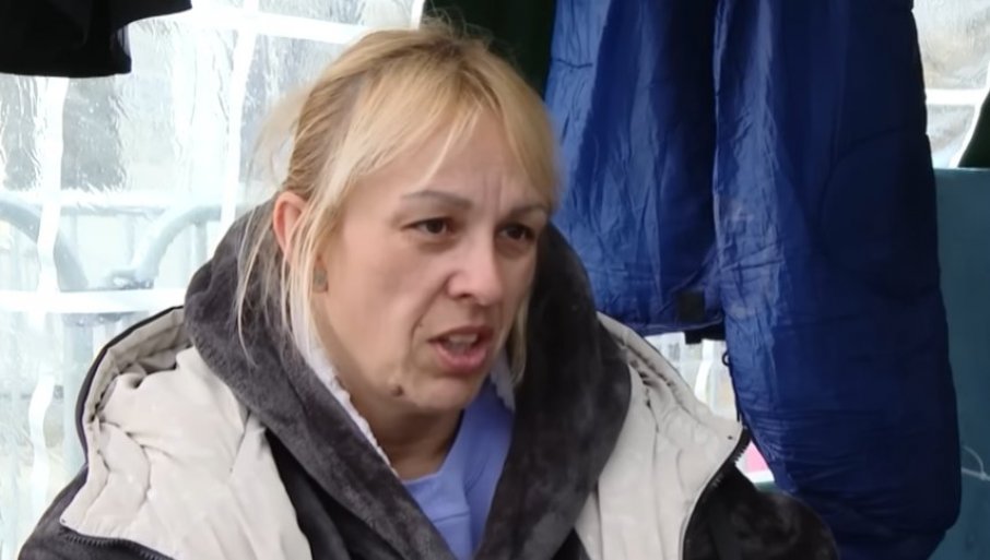 DIJANA HRKA PREKIDA ŠTRAJK GLAĐU: Ostaje ispred Skupštine Srbije