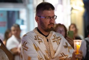 ХРАМ У СТОЦУ ВАПИ ЗА ОБНОВОМ: Протојереј Марко Гојачић већ 15 година окупља Србе из ФБиХ око ријечи и куће Божје (ФОТО)