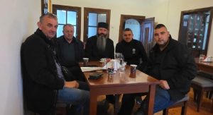 ПОМОГЛИ ДА СЕ ИЗГРАДИ КУЋА ПОРОДИЦИ СА КиМ: Хумане херцеговачке камионџије помажу браћи Србима