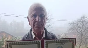 OPISMENIO VIŠE OD 40 GENERACIJA: Dragoslav je najstariji učitelj u Srpcu