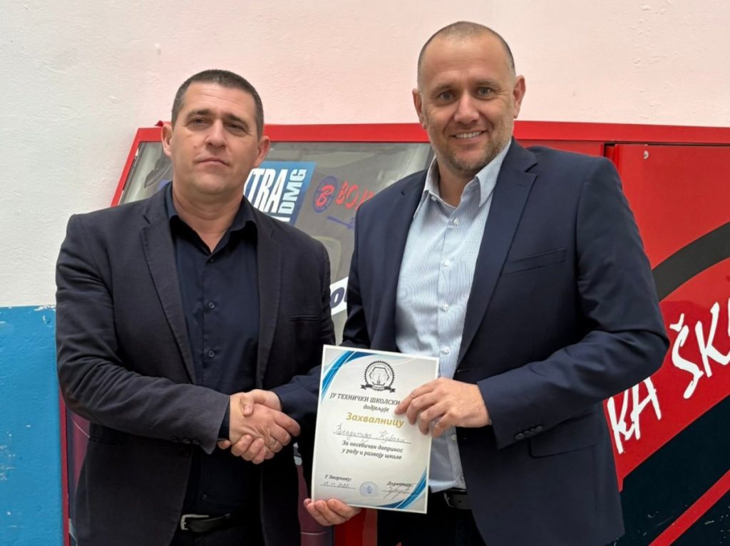 BRATSKA SARADNJA: Tehnička škola iz Banjaluke donirala simulator kamiona Tehničkoj školi u Zvorniku (FOTO)