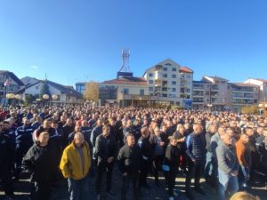 СИНДИКАТ ИМА ДВА ЗАХТЈЕВА: Рудари у РиТЕ Угљевик наставили штрајк