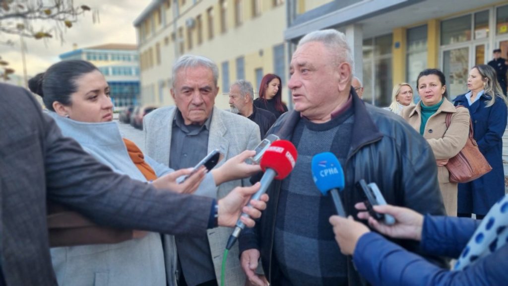 НИЈЕ СЕ ПОЈАВИО НА ДАНАШЊЕМ ИЗРИЦАЊУ ПРЕСУДЕ: Кујовићу осам година затвора за смрт супружника Хршум (ФОТО)