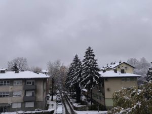 МАГЛА И ЈАК ЈУГО У КРАЈИНИ: Ево какво су вријеме најавили метеоролози за сутра