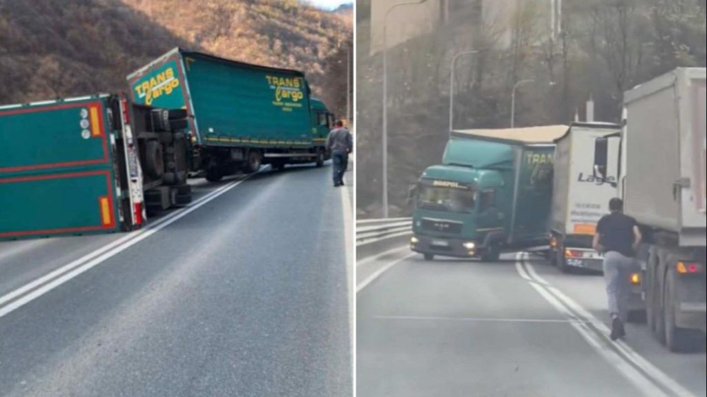 ПРЕВРНУЛА СЕ ПРИКОЛИЦА КОД ЖЕПЧА: Саобраћај испред тунела Врандук обустављен (ВИДЕО)