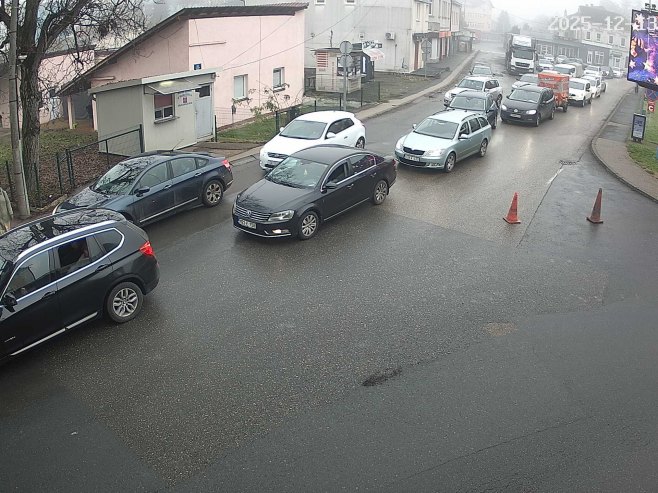 VOZAČI, NAORUŽAJTE SE STRPLJENJEM: Gužve na ovim graničnim prelazima
