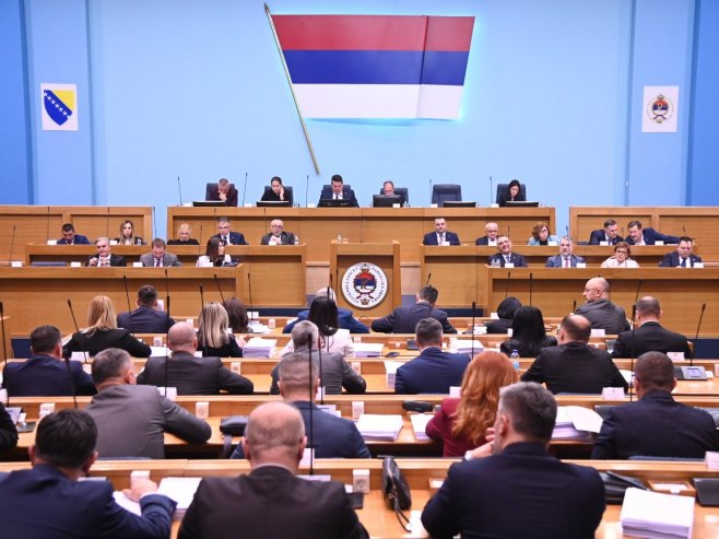 NSRS: Usvojen zakon o zabrani pušenja u zatvorenom