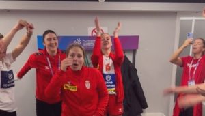 „GDJE JE SAD ONA MALA?!“ Srbija pobijedila Španiju na Svjetskom prvenstvu, a evo šta su srpske rukometašice potom uradile u svlačionici (VIDEO)