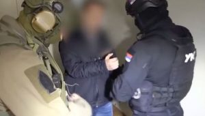 КУМ РАДОЈА ЗВИЦЕРА ИЗРУЧЕН СРБИЈИ: Невиђене мјере обезбјеђења, објављен снимак (ВИДЕО)