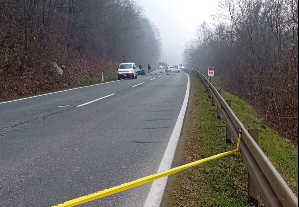 СУДАР ПЕТ ВОЗИЛА КОД ЗЕНИЦЕ: Једна особа повријеђена, саобраћај се преусмјерава на алтернативне правце