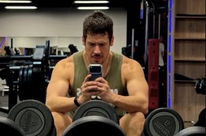 ПЉУШТЕ КОМЕНТАРИ: Никола Роквић објавио фотографију из теретане (ФОТО)