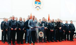 УРУЧЕНЕ ЗАХВАЛНИЦЕ ПРИПАДНИЦИМА МУП-а: Херојска дјела награђена (ФОТО)