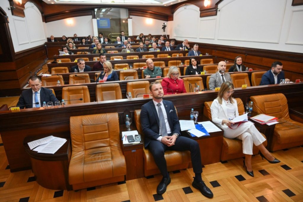 NAKON VIŠE DVA SATA RASPRAVE: Usvojen dnevni red, ove tačke nisu dobile „zeleno svjetlo“