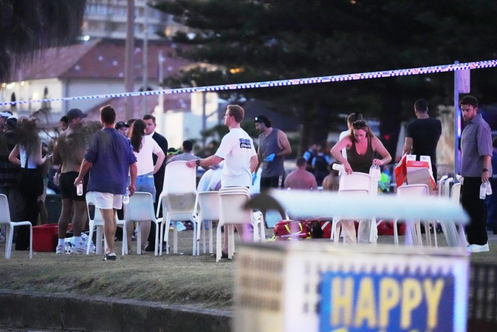 JEZIV SNIMAK KRVOPROLIĆA U AUSTRALIJI: Napadač sportskom puškom puca po plaži (UZNEMIRUĆI VIDEO)