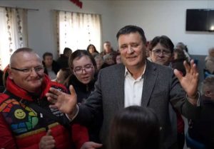 ZAJEDNO SU ZAPJEVALI: Đajić obradovao najsiromašnije građane iz „Mozaika prijateljstva“ (VIDEO)